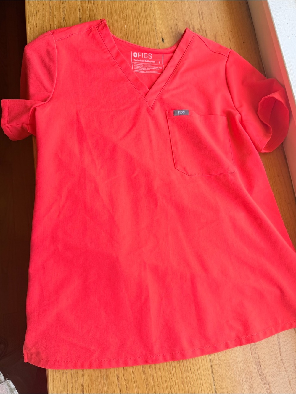 Figs Short Sleeve V-Neck Scrub Top in Bright Coral Red